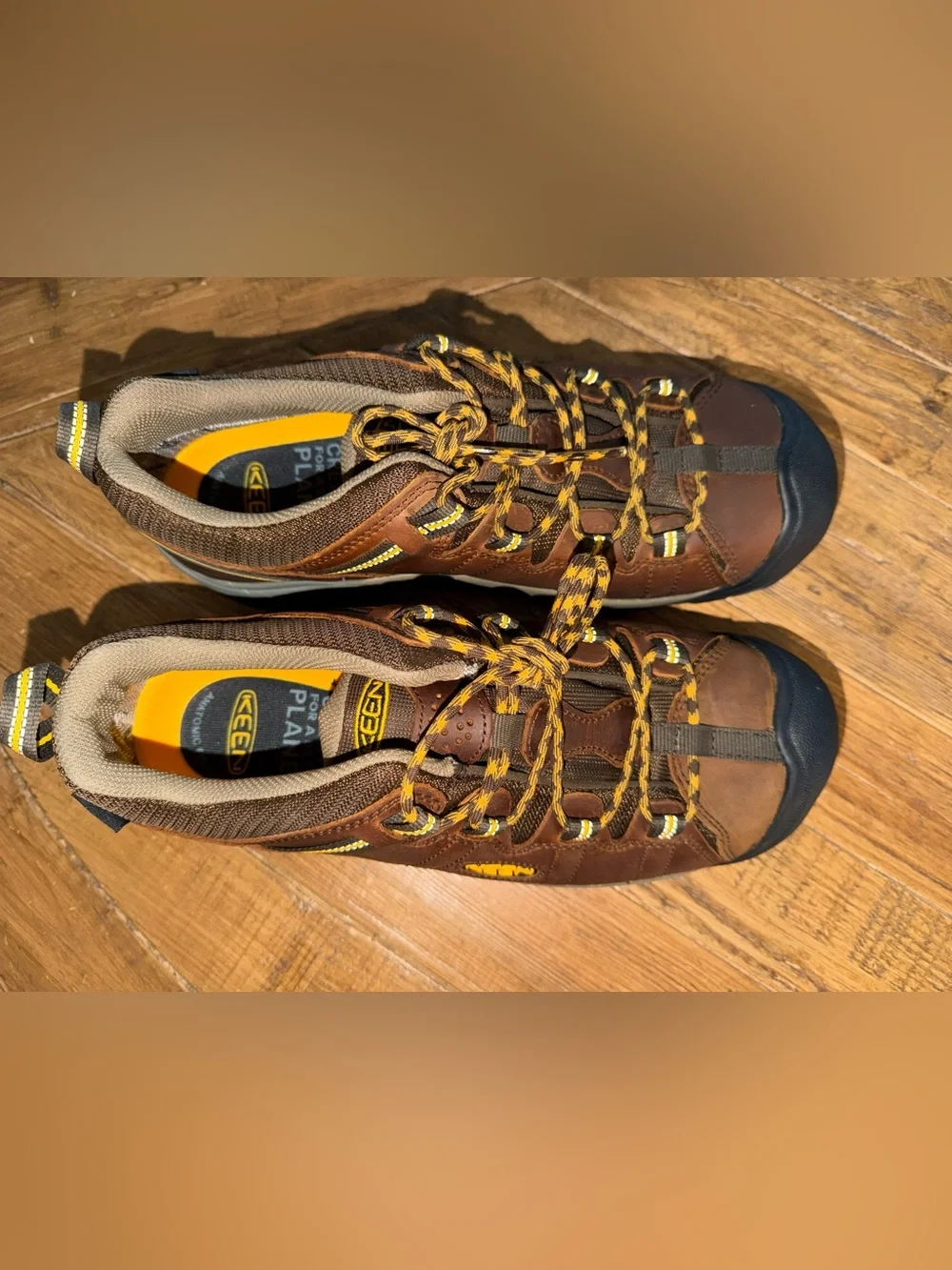 KEEN Men's Targhee II Waterproof Hiking Shoes Size 10.5 Cascade Brown Low/ clean